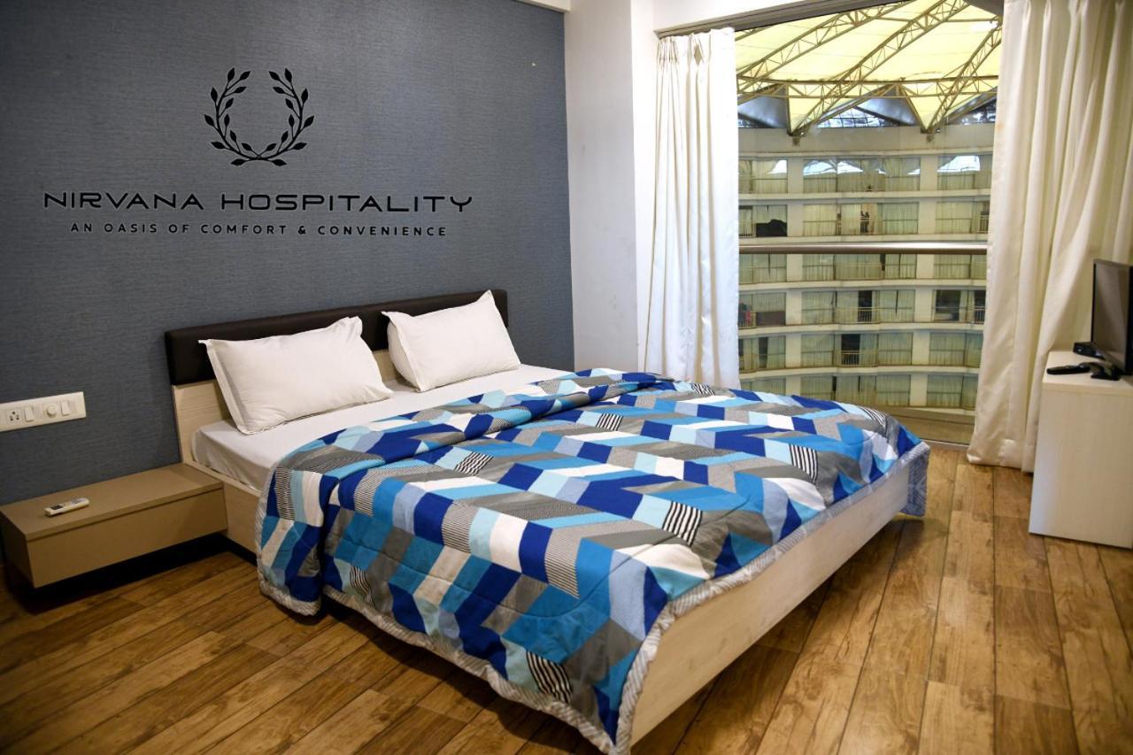 Rajhans Belliza Luxurious Studio Apartment Surat Exterior foto