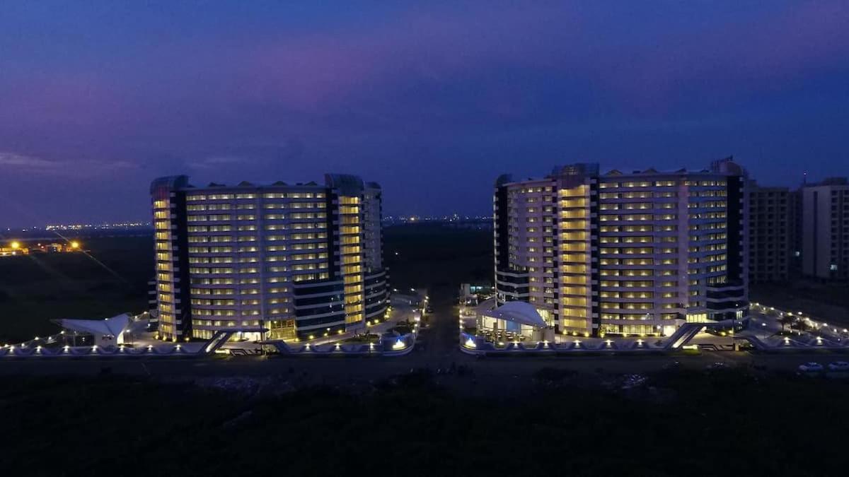 Rajhans Belliza Luxurious Studio Apartment Surat Exterior foto
