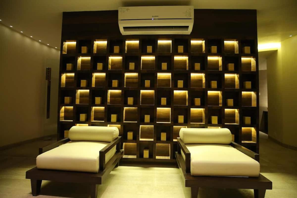 Rajhans Belliza Luxurious Studio Apartment Surat Exterior foto